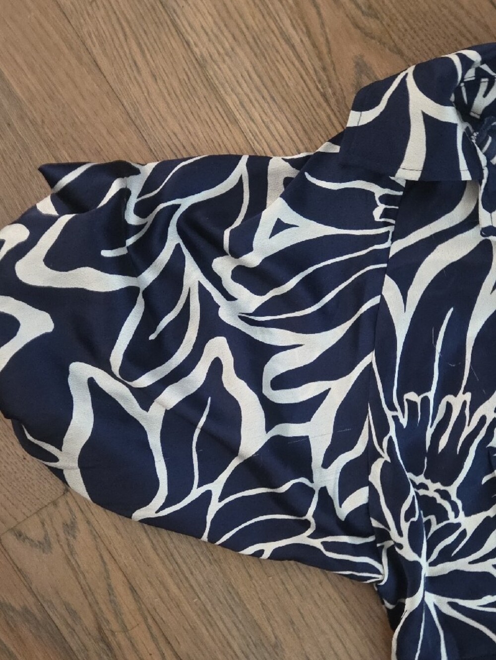 Sandra Darren Navy & Cream Floral Midi Wrap Dress - Picture 3 of 5
